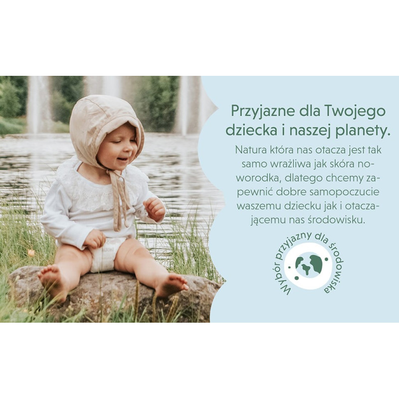 baby ubierają pieluchomajtki na swoje